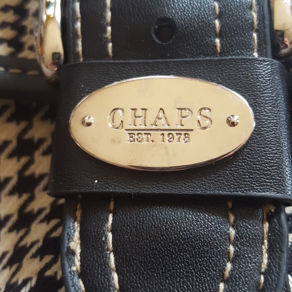 3/$20 CHAPS purse - Picture 5 of 5